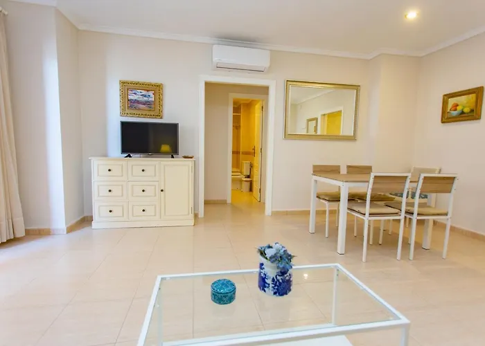 アパート Front *