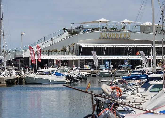 Front アパート デニア